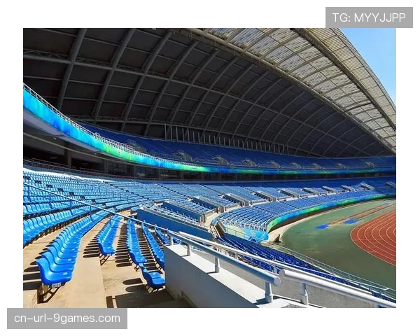 通讯:沈阳奥体中心外的巨幅海报,记录着辽宁男篮的十年风雨 通讯:沈阳奥体中心外的巨幅海报,记录着辽宁男篮的十年风雨